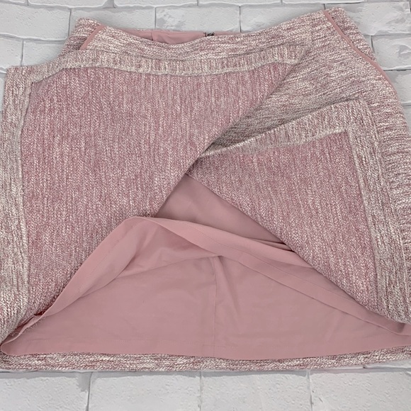 LOFT by Ann Taylor Layered Skirt. Size 8. Pink. Zip up. Pockets - Picture 6 of 10